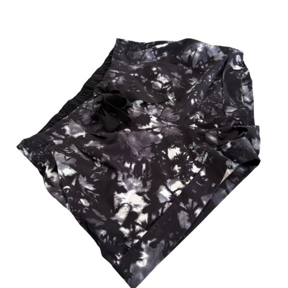 Lululemon Women's Size 6 Spring Break Away Short Dusk Dye Mid Rise Pockets - Picture 3 of 8